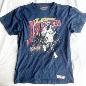 Lebron James on Cleveland Cavaliers t-shirt by Mitchell & Ness in size Medium